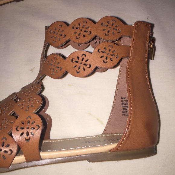 JustFab gladiator sandals. Size 7.5 - Picture 2 of 6